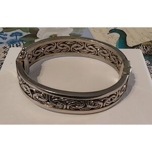 Bold 925 Sterling Silver/Platinum Oval Hinged Byzantine Bangle Bracelet